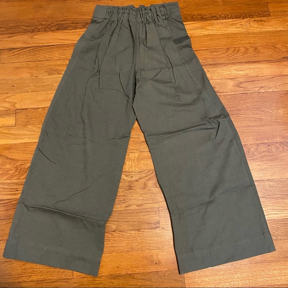 Only Child Dune Pant in olive cotton - Picture 2 of 6